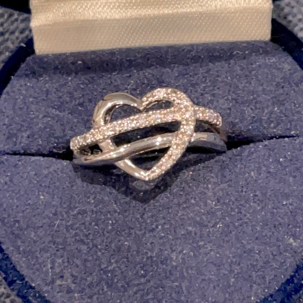 Silver Heart Zarconia 925 SS Ring